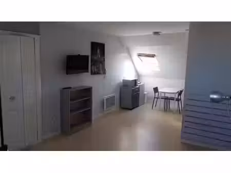 location meublée appartement 1 pièce 24 m² à saint-quentin (02100)  460 €