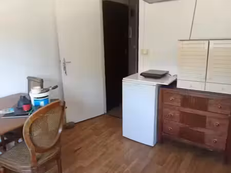 location meublée appartement 1 pièce 20 m² à versailles (78000)  480 €