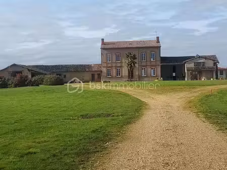 bastide de 470 m² à fronton