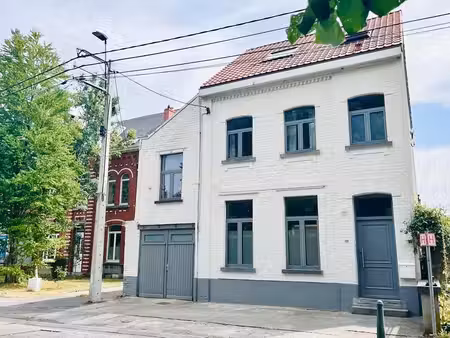 maison de caractère - 4 ch  2 sdb et jardin sud-est (peb c)