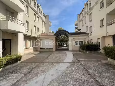 studio meublé à montesson. mezzanine  jardin privatif et cave !