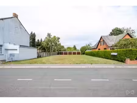 momignies - terrain à bâtir avec 5 garages