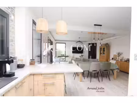 maison contemporaine à vendre à bruz – prestations haut de gamme