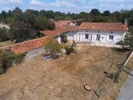 maison de campagne de plain-pied proche de ruffec