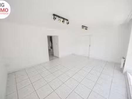vente bureaux et commerces à saint-divy (29800) : à vendre / 61m² saint-divy