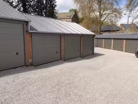boxe / garage à louer à rochefort