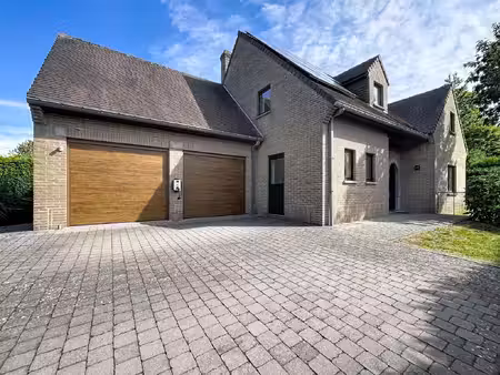 villa à louer à avenue neptune 10 waterloo (vbe61519)