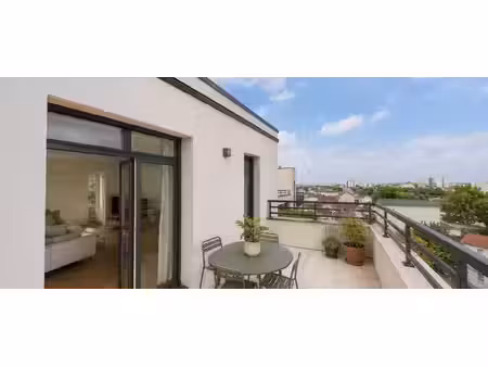 3 pieces en etage avec balcon