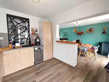 02100 gricourt - maison semi mitoyenne - vie de plain pied - 4 chambres - jardin - dpe d