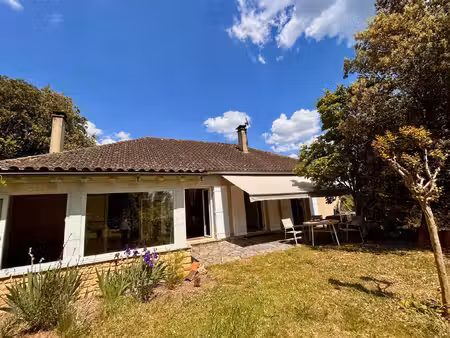 maison avec superbe vue et potentiel de rénovation près de sarlat-la-canéda