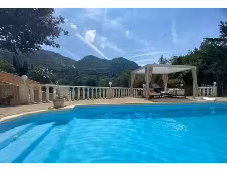 villa castagniers 140m2 avec piscine