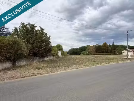 vente terrain 1030 m² brie (16590)