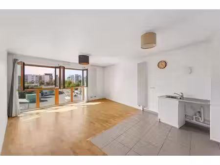 appartement 3 pièces avec balcon - cergy