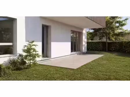 4 pieces traversant avec jardin privatif