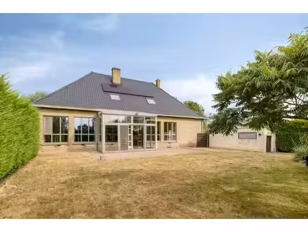 huis te koop in booitshoeke met 4 slaapkamers