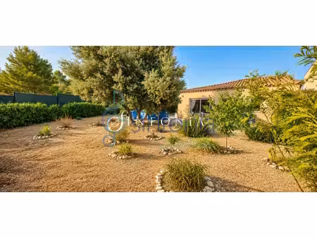 villa contemporaine de plain-pied à cabrières