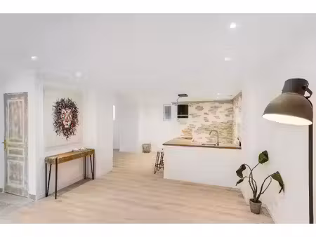 fréjus centre historique - appartement 81 m2 entièrement rénové