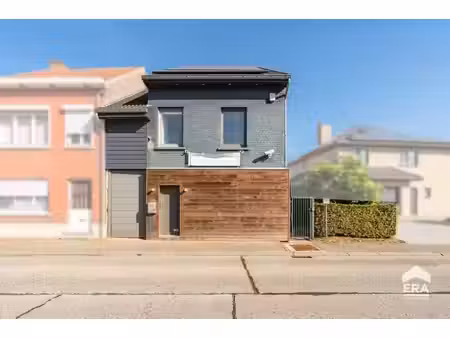 maison semi-ouverte avec grand jardin à linter