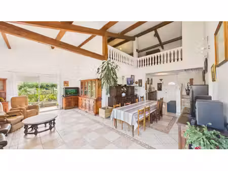 en exclusivite sur montauban au calme et sans vis a vis maison de 200m² sur un terrain de.