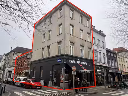 maison de rapport avec rez commercial et 6 appartements