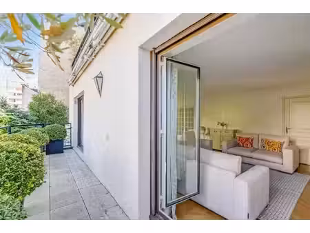 maison de luxe à vendre dans le quartier muette sud