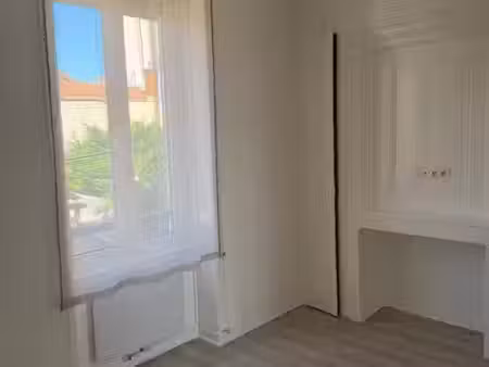 location appartement 1 pièce 27 m² à saint-fons (69190)
