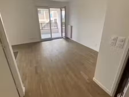 location appartement 1 pièce 35 m² à romainville (93230)  980 €