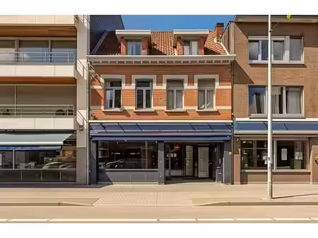 ruim en veelzijdig handelsgelijkvloers op toplocatie