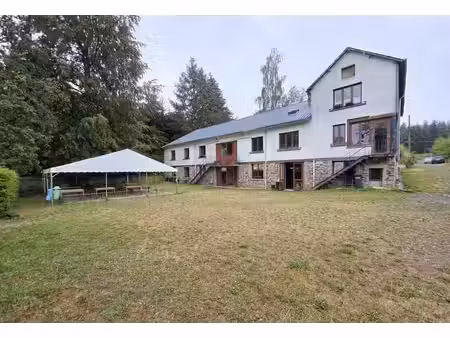 un vaste bâtiment aux multiples possibilités !