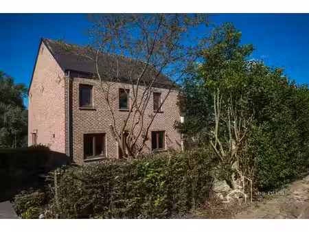 maison familiale 5 chambres avec grand jardin à genappe