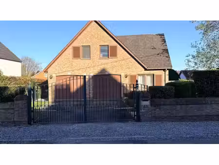 belle propriété familiale 4 chambres au calme à loverval