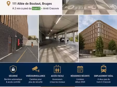 grande place de parking sécurisée