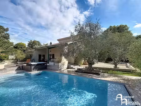 maison 7 pièces 190 m²