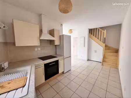 t3 en duplex + parking + clim  centre-ville