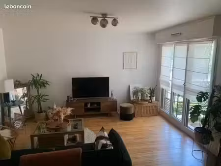 très grand 2 pièces avec balcon levallois-perret
