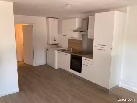 appartement type 4 rénové rue de tarare