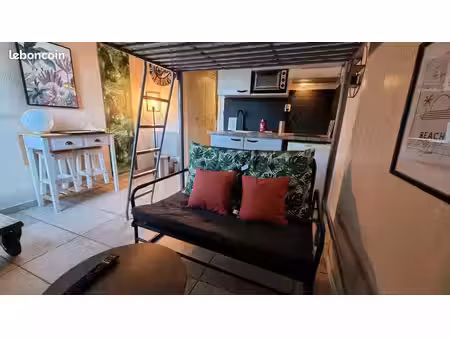 studio meublé/équipé (eau  électricité  charges compris)