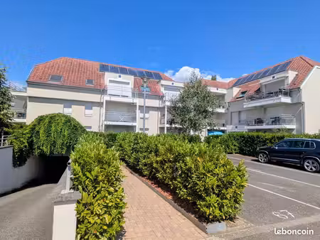 location f2 lumineux avec terrasse