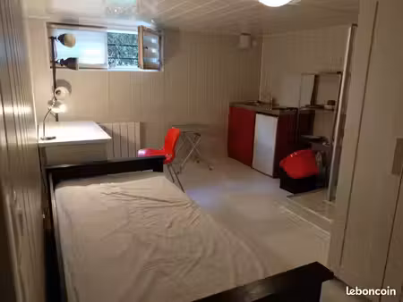 studio pour étudiant (e) t1 24 m2 indépendant meublé  chez un particulier