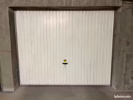 garage à louer – 14 5 m² – 115 /mois charges comprises