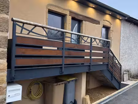 charmante maison meublée 55 m² sur 3 niveaux avec terrasse – disponible immédiatement