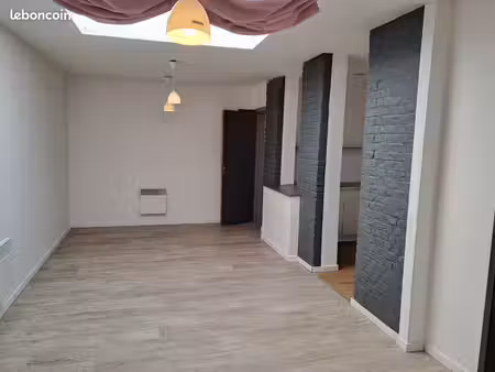 appartement 45m2 en rez de chaussée sécurisé  en hyper centre de merville