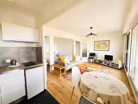 studio 33 m² résidence les capucins  parking et cave. rive gauche