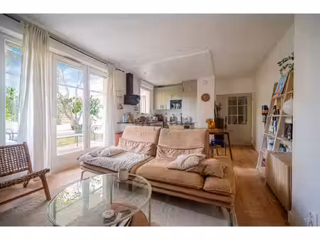 appartement 2 pieces 48m2 au 1er étage + terrasse de 10m2 vincennes