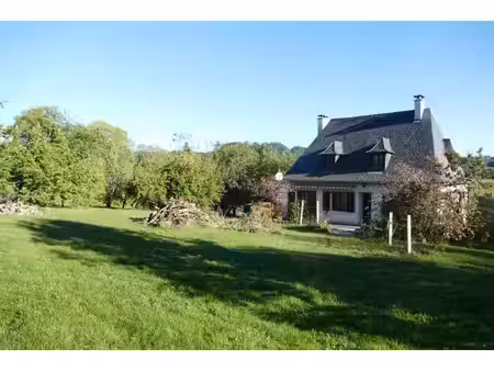 maison 6 chambres avec 4600m2 de jardin  grand sous-sol  possibilité de vie en plain-pied 