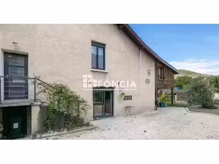 maison individuelle 5 chambres avec piscine – terrain de 647 m² sans vis-à-vis