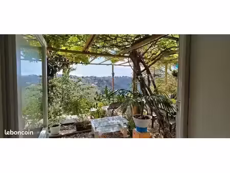 nice colline colomars petite maison sur 2 niveaux avec jardin et parking