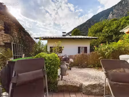 maison de village 4 pièces 60 m²