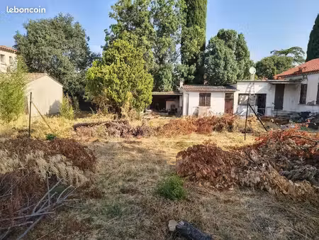 terrain à bâtir de 530 m² à aubagne (13)