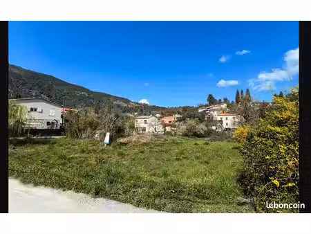 terrain à bâtir de 760 m² à tourrette-levens (06)